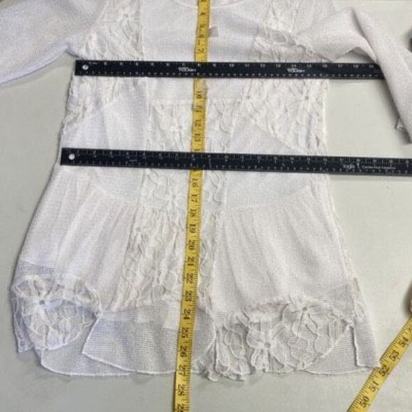 MULTIPLES Women’s Lace Gossamer White Top Size Small - Picture 3 of 8